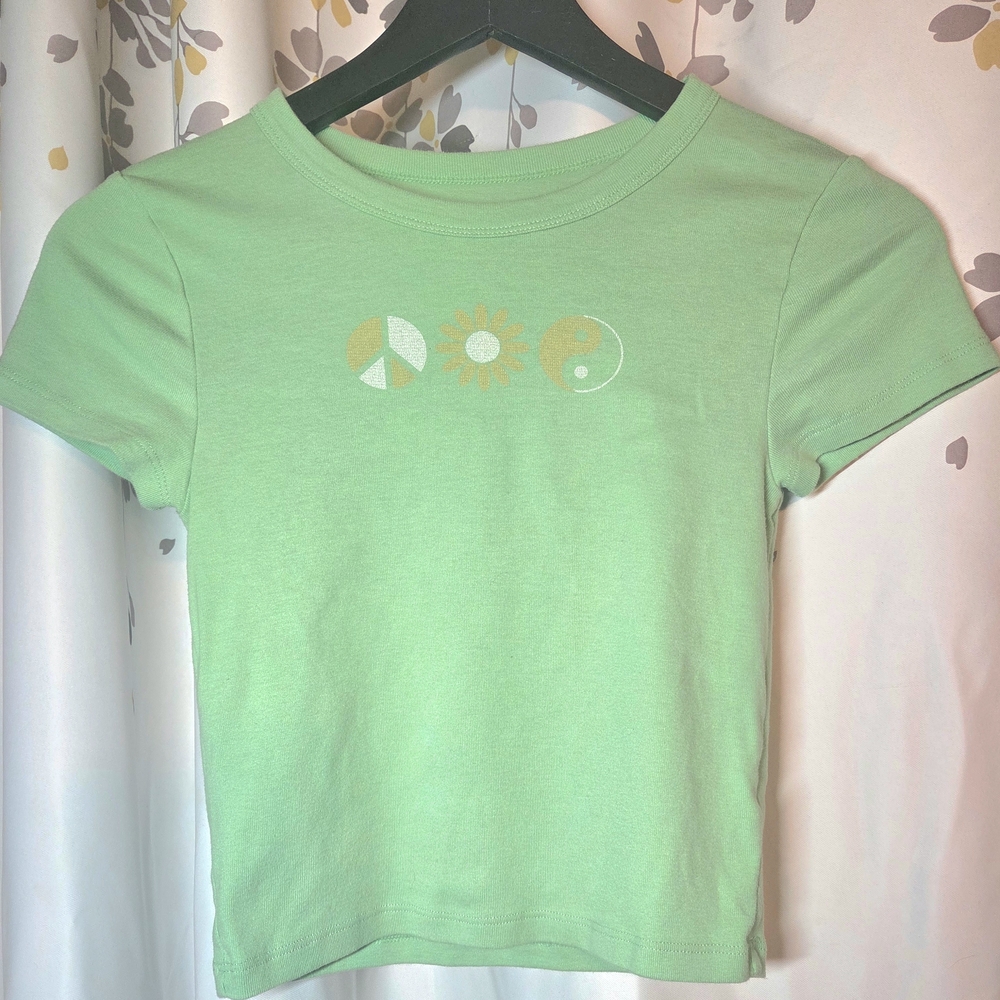 Green American Eagle Crop T-Shirt with Peace and‎ Yin Yang Symbols